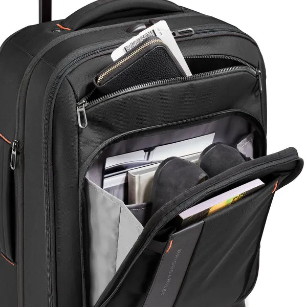 International 21" Carry On Expandable Spinner - ZXU121SPX