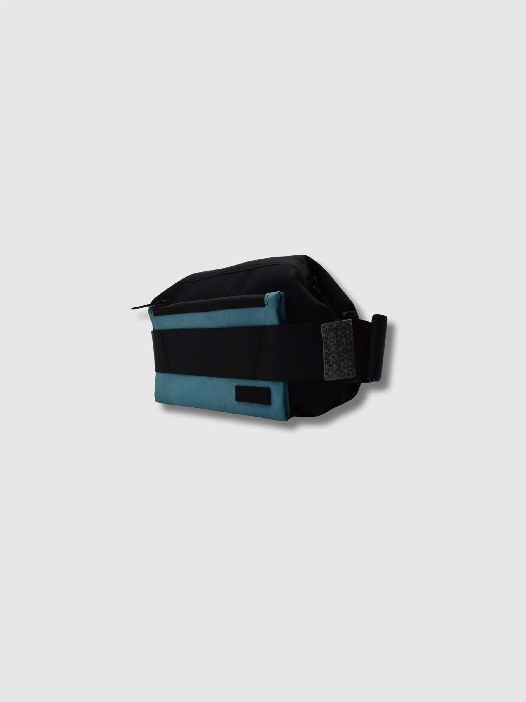 SLING BAG F650 DIXON Light Blue IN USED TRUCK TARPS | FREITAG